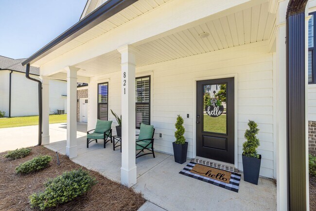 Building Photo - 821 Lost Grv Trl