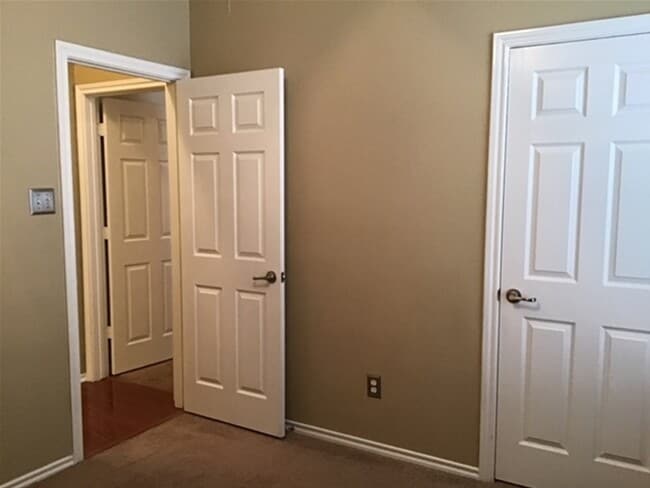 Building Photo - 8723 Rollick Dr