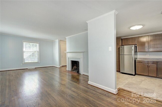 Building Photo - 308 Seneca Pl