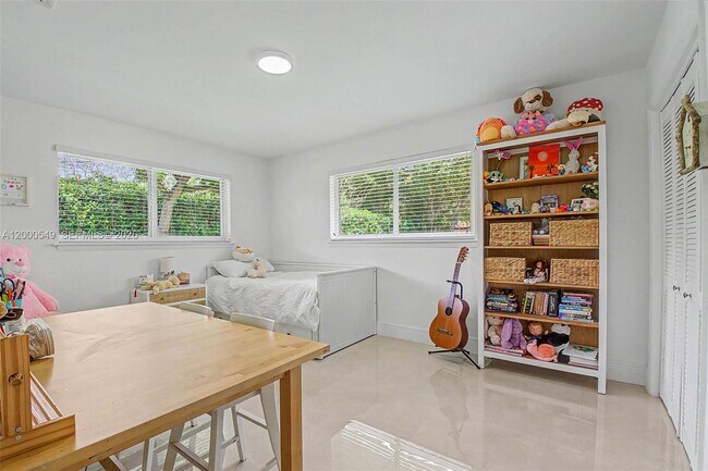 Building Photo - 7230 SW 104th St