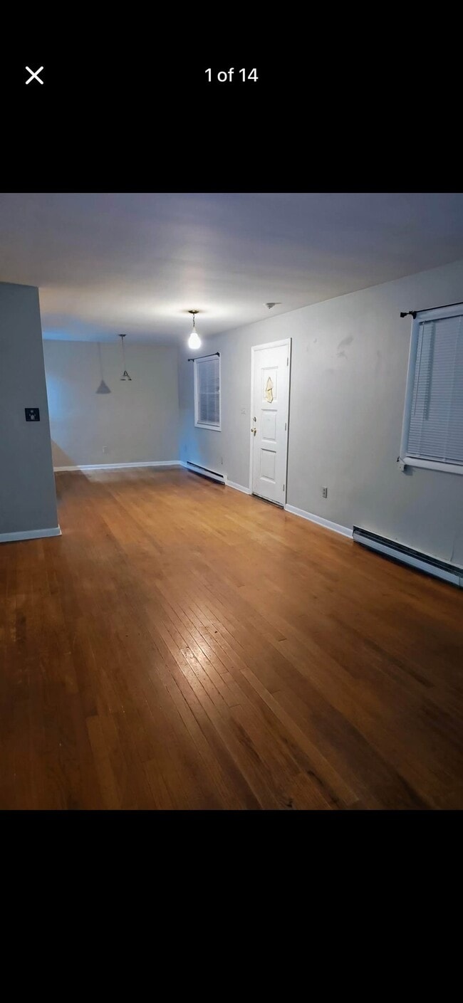 Building Photo - 817 Prescott Ave