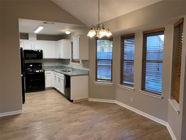 Building Photo - 219 Crystal Knoll Blvd