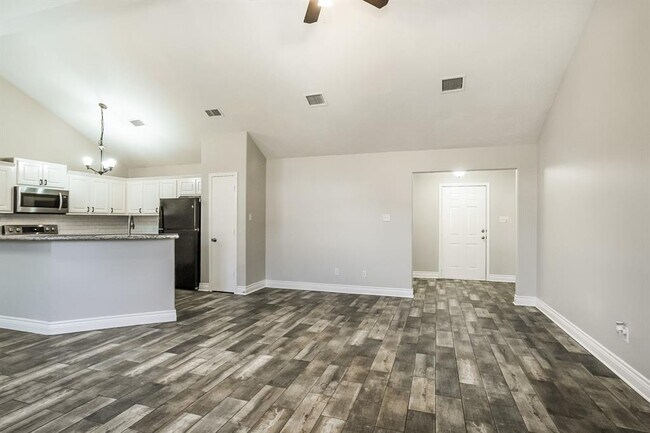 Building Photo - 16209 N View Ct