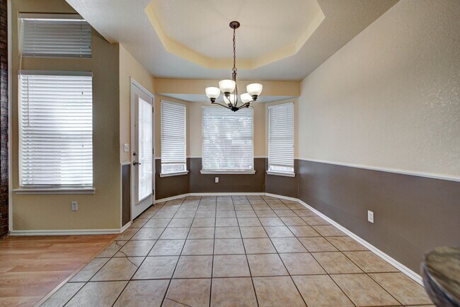 Building Photo - 2904 Canyon Oaks Ct