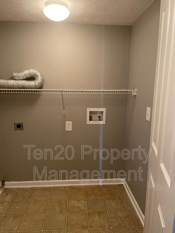 Building Photo - 5015 Hidden Hills Ct