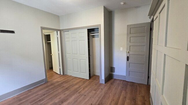 Building Photo - 47 Dickerman St