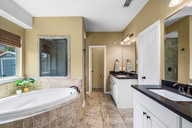 Building Photo - 5811 Trinity Bluff Ct