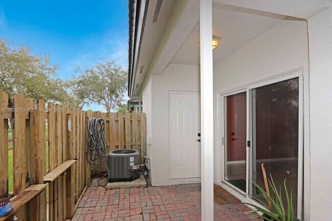 Building Photo - 2239 SE 25th Ave