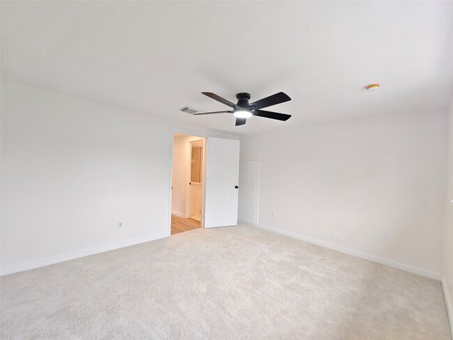Building Photo - 4106 Clovernook Ln