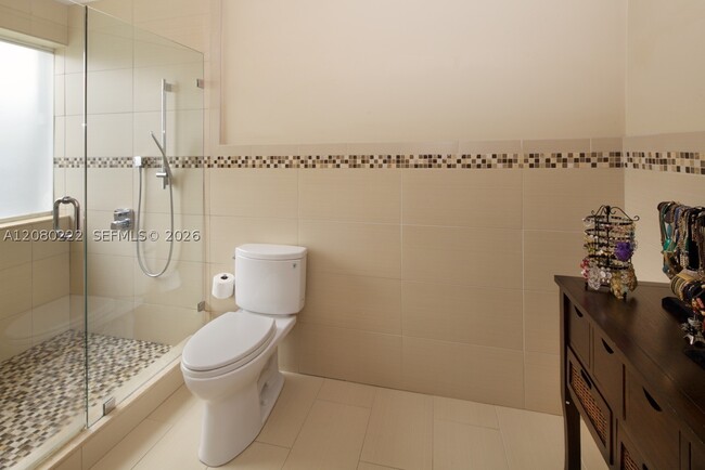 Building Photo - 5631 SW 58th Ct