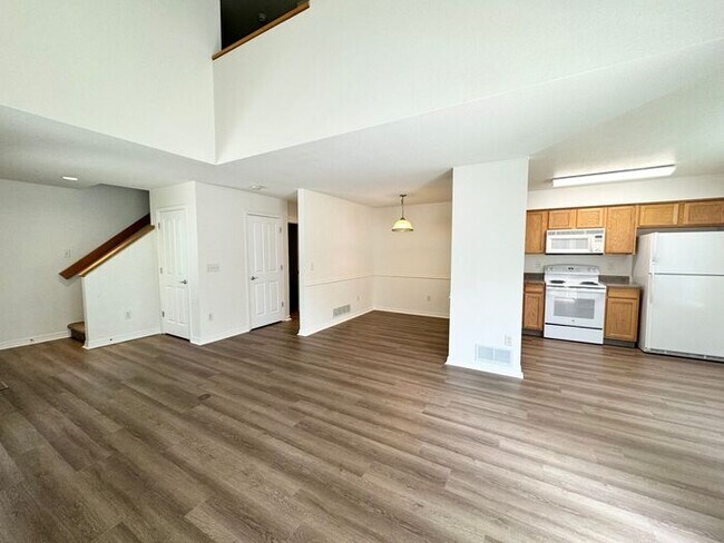 Building Photo - 2 Bedroom, 1.5 Bathroom Condo Only Seconds...