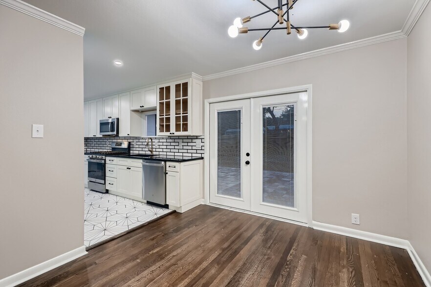 flex space - 225 Seford Dr