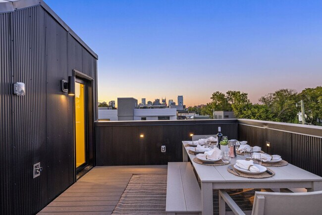 Building Photo - 1117 3rd Ave S