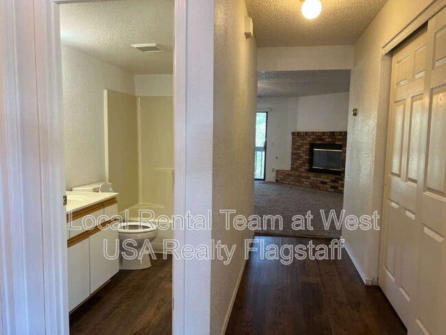 Building Photo - 2721 N Walnut Hills Dr
