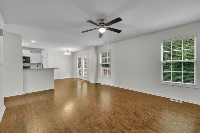 Building Photo - 2701 Hidden Ridge Ct