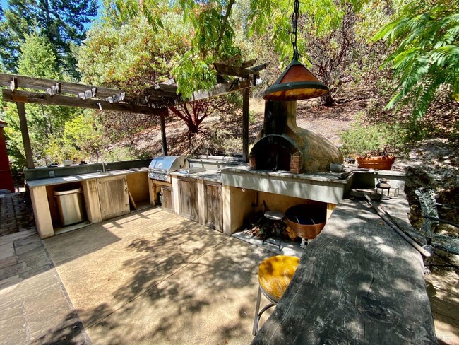 Building Photo - 3594 Silverado Trail N
