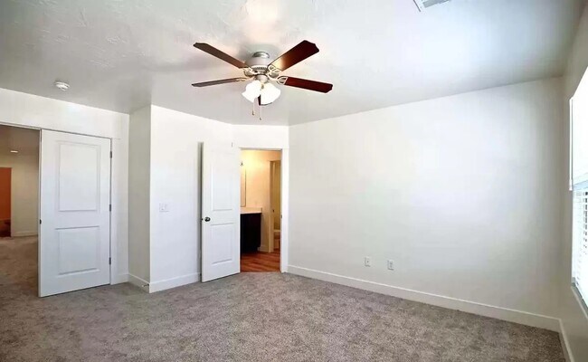Building Photo - 3134 Halo Ln