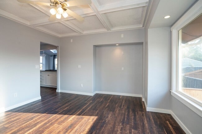 Building Photo - North End Tacoma Three Bed Craftsman