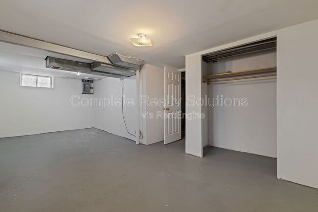 Building Photo - 10218 Unicorn Dr