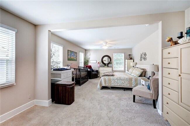 Building Photo - 286 Belmont Dr