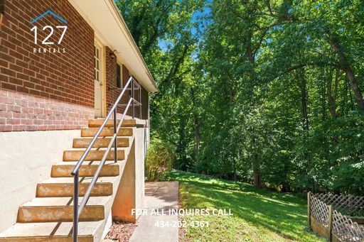 Building Photo - Charming 2 Bed/1 Bath Property in Quiet Neighborhood