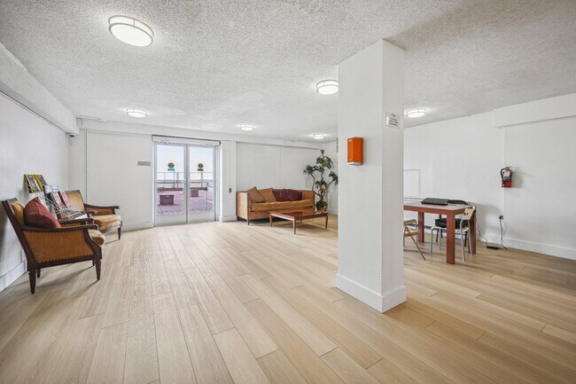 Building Photo - 5500 Friendship Blvd