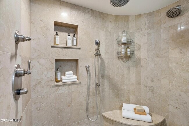 Building Photo - 7613 E Vía Del Reposo