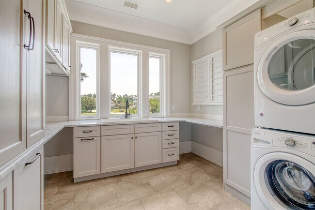 Building Photo - 4 Bedroom 4.5 Bath Home in Dunes West - Mt. Pleasant