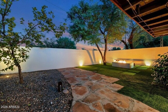 Building Photo - 902 W Verde Ln