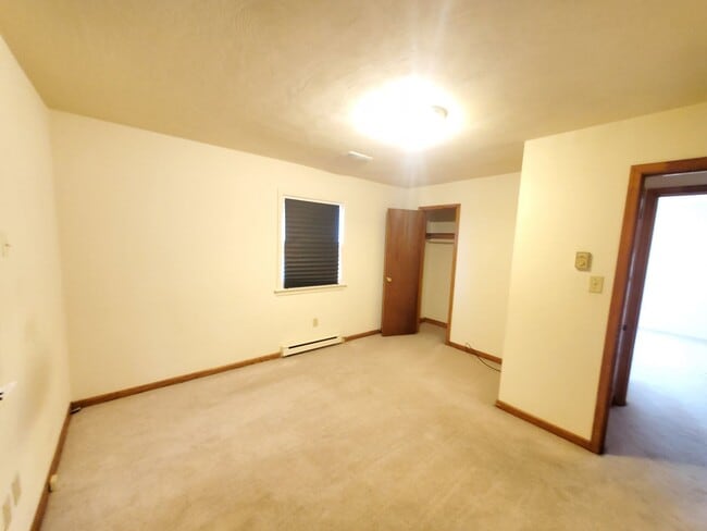Building Photo - 800-802 Hillwell Rd