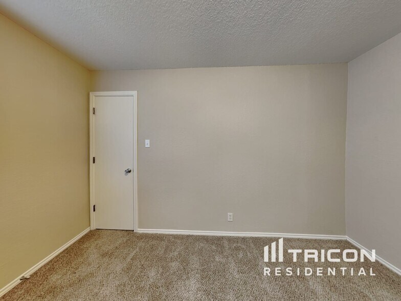 Building Photo - 9603 Kennebec Way