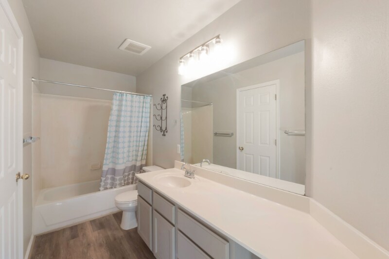 Building Photo - 470 W 1600 S