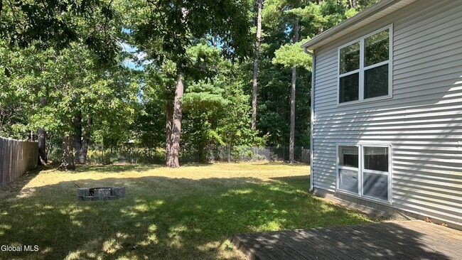 Building Photo - 21 Skylark Dr