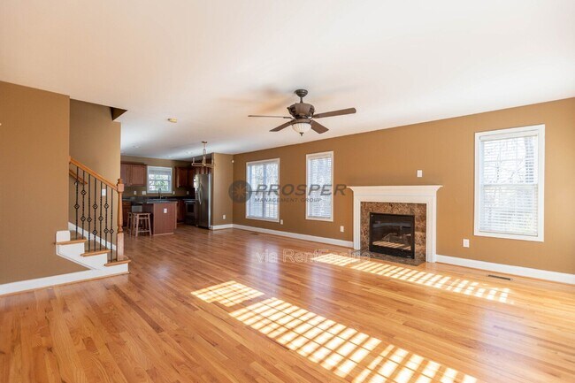 Building Photo - 102 Wellington Ave