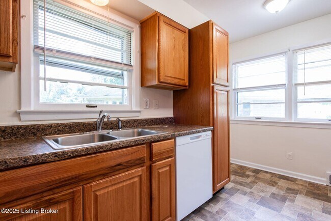 Building Photo - 2816 Milburn Ave