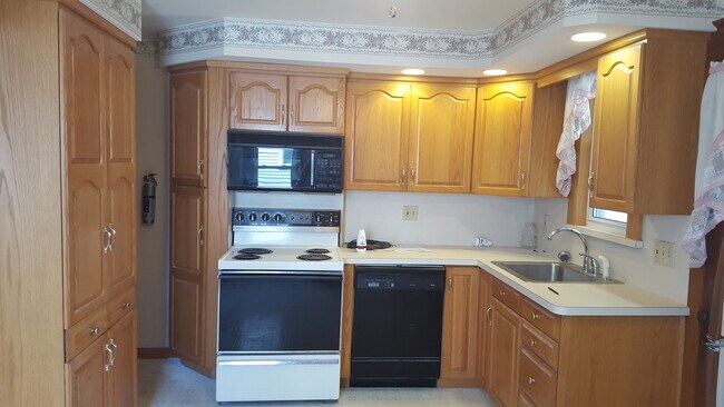 Kitchen - 59 Park Ave