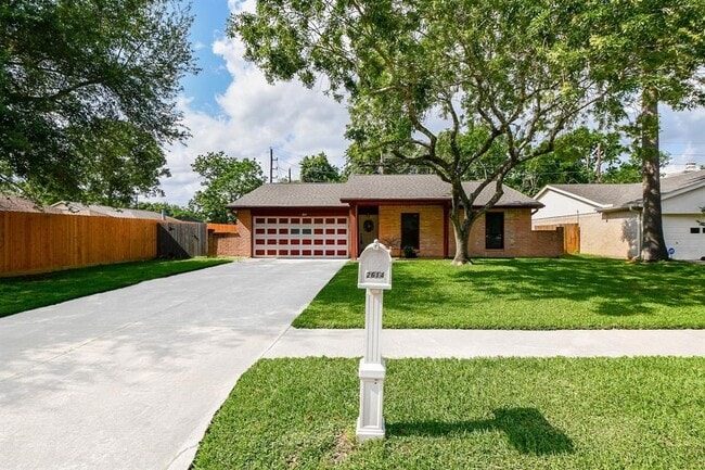 Primary Photo - 2614 Cobble Ridge Dr