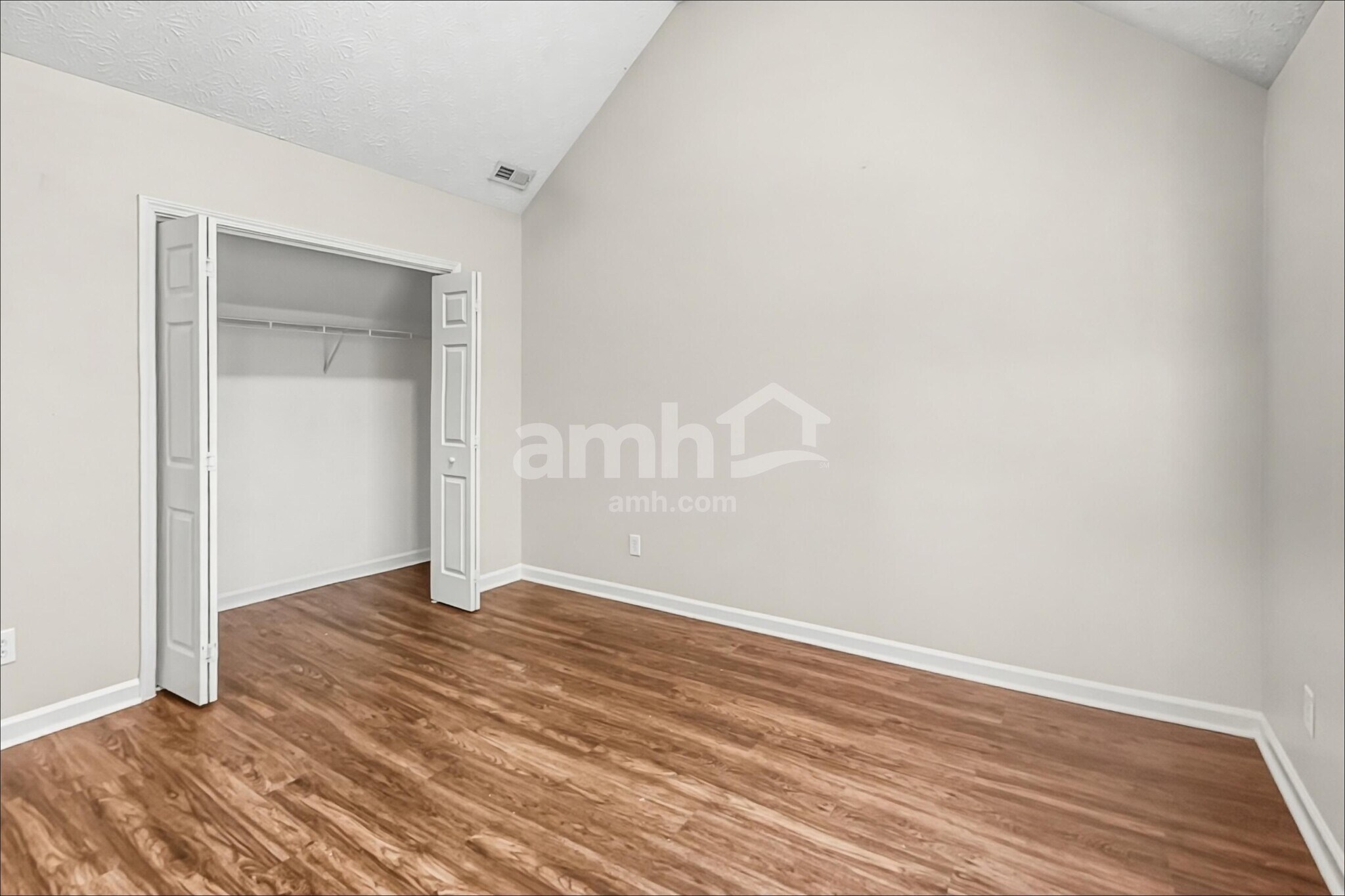 Building Photo - 105 Unity Cove