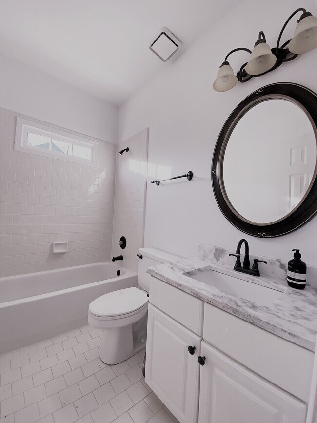 Building Photo - 10920 Donamere Dr