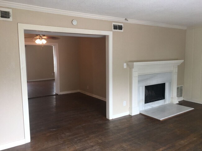 Building Photo - Beautiful Two Story in Prime Location!