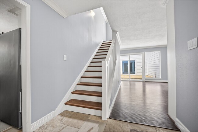 Building Photo - 7111 Halfpenny Rd