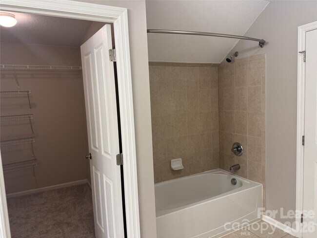 Building Photo - 2416 Coltsview Ln