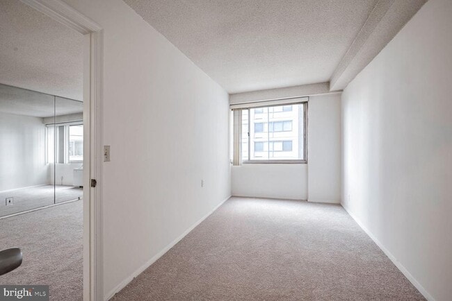 Building Photo - 5500 Friendship Blvd