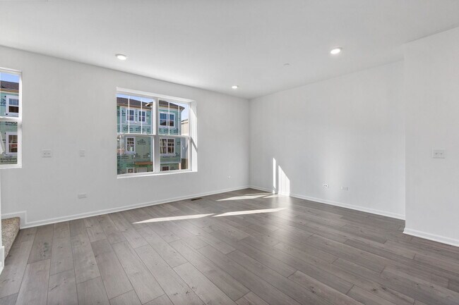 Building Photo - 1548 Slade Wy