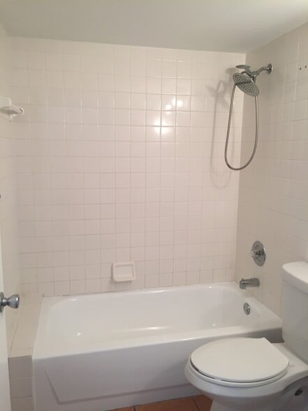 Building Photo - 7832 Collins Ave