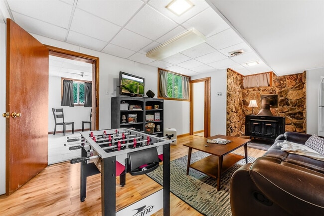 Building Photo - 521 Woodhaven Dr
