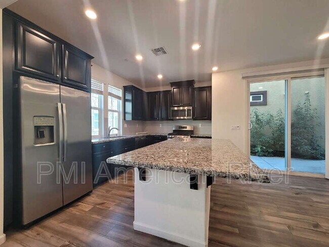 Building Photo - 6025 Dragon Hawk Pl