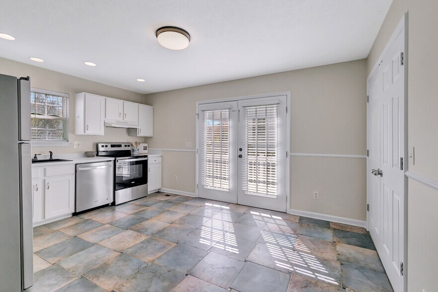 Building Photo - 1549 Cora Dr