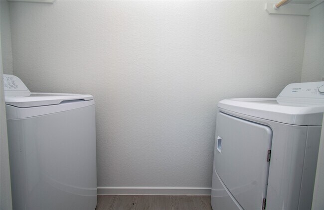 Building Photo - 14845 N Ascot Bnd Cir