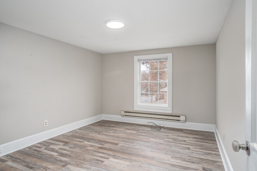 Building Photo - 814 Sunset Ave